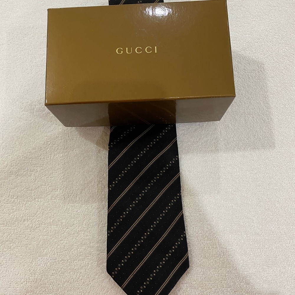 NWOT black Gucci tie with box